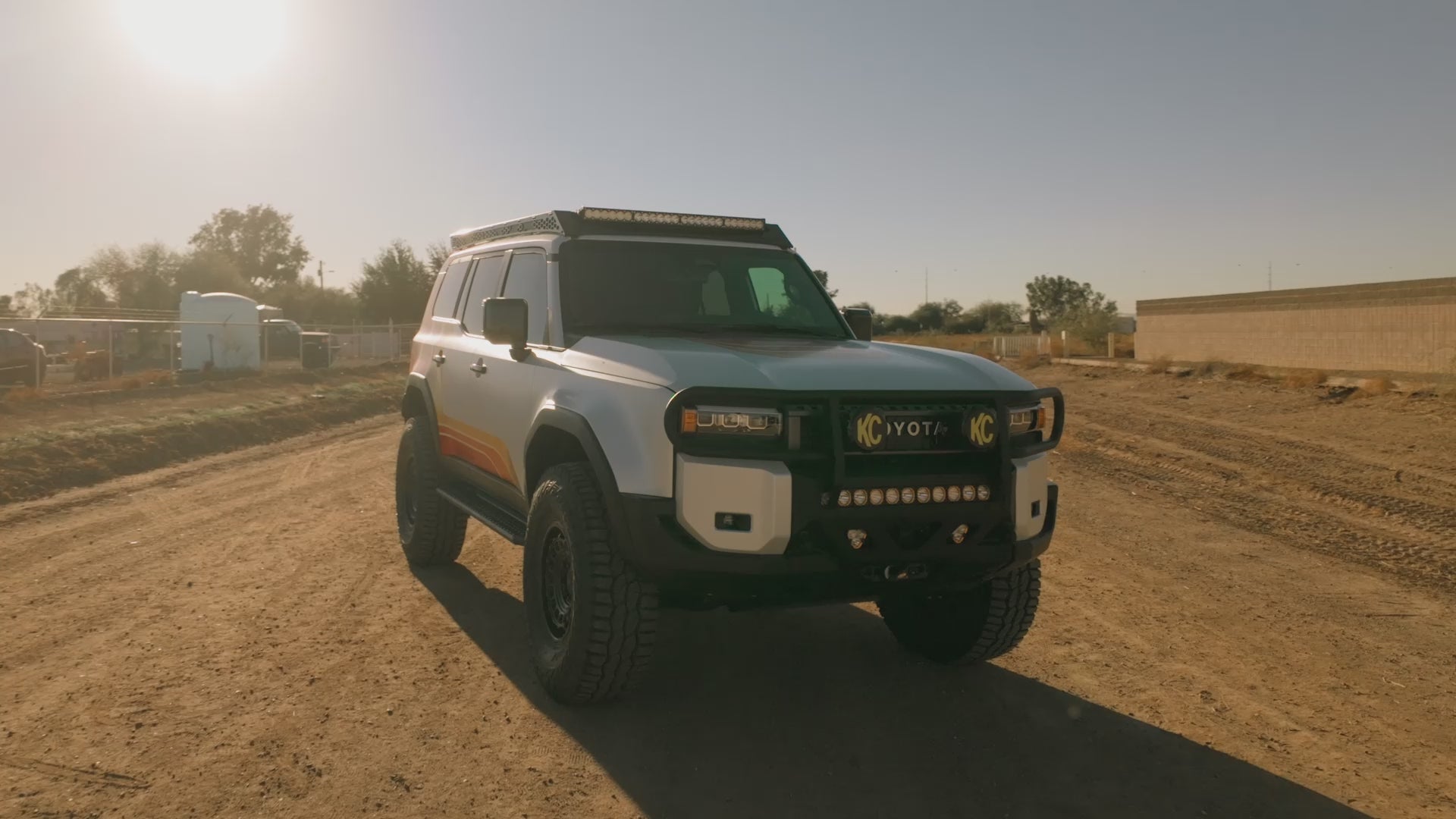 Land Cruiser Roof Rack with Light Bar